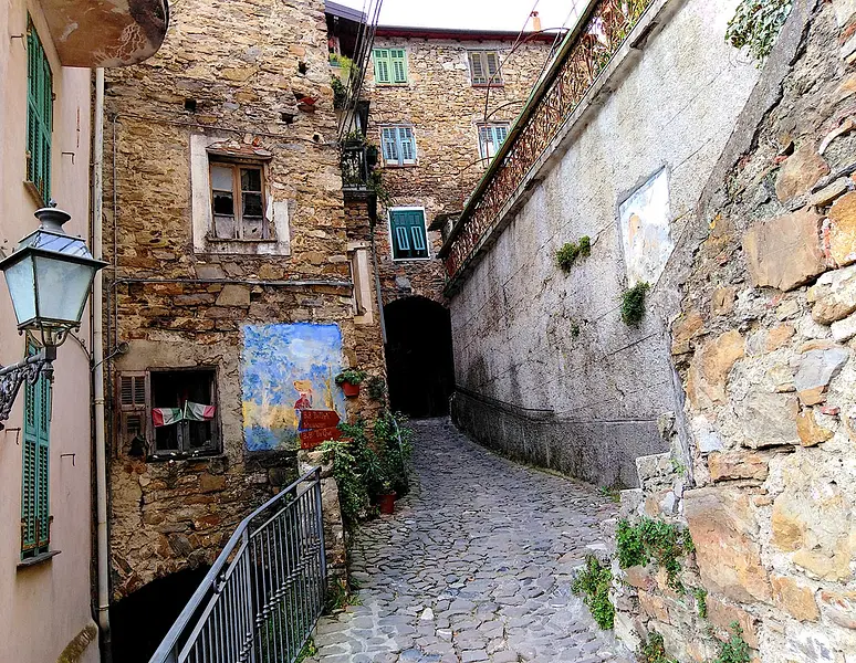Apricale, like a colorful Lizard lying on the hills