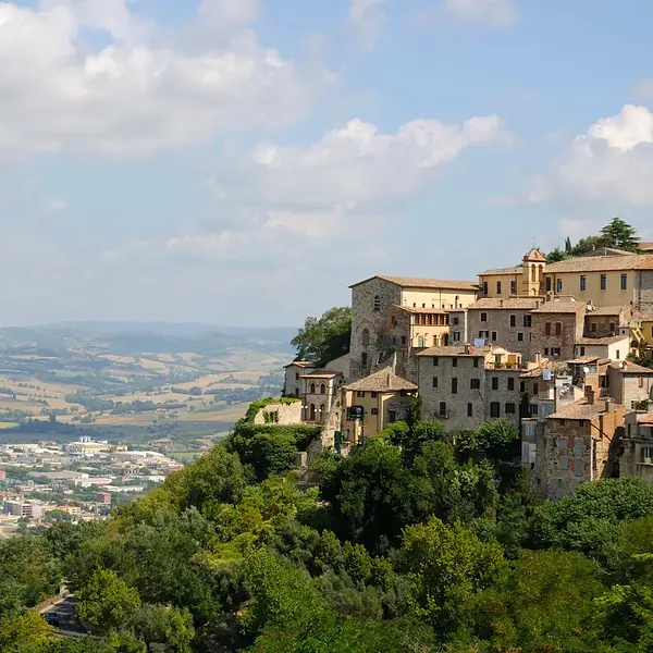 Umbria: Medieval villages, suggestive nature and gastronomy