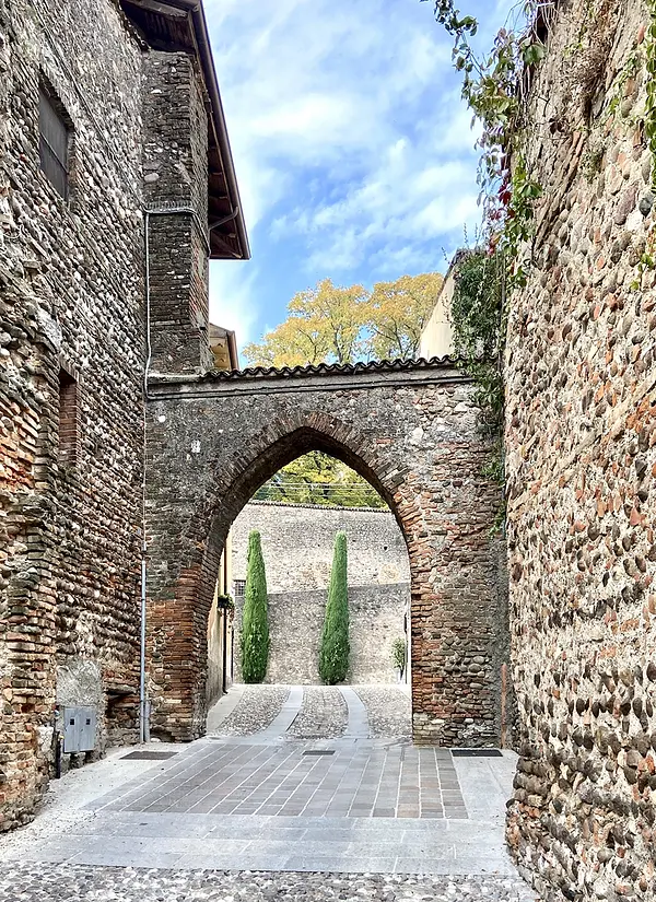 The castle of Volta Mantovana