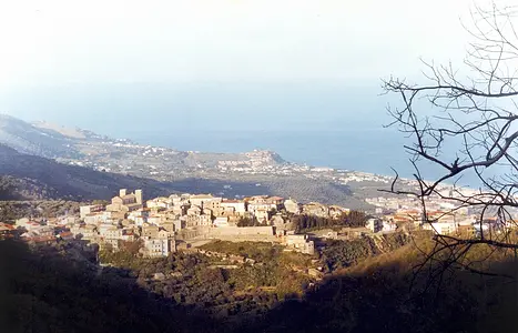 Tres pueblos del Golfo - Montepaone