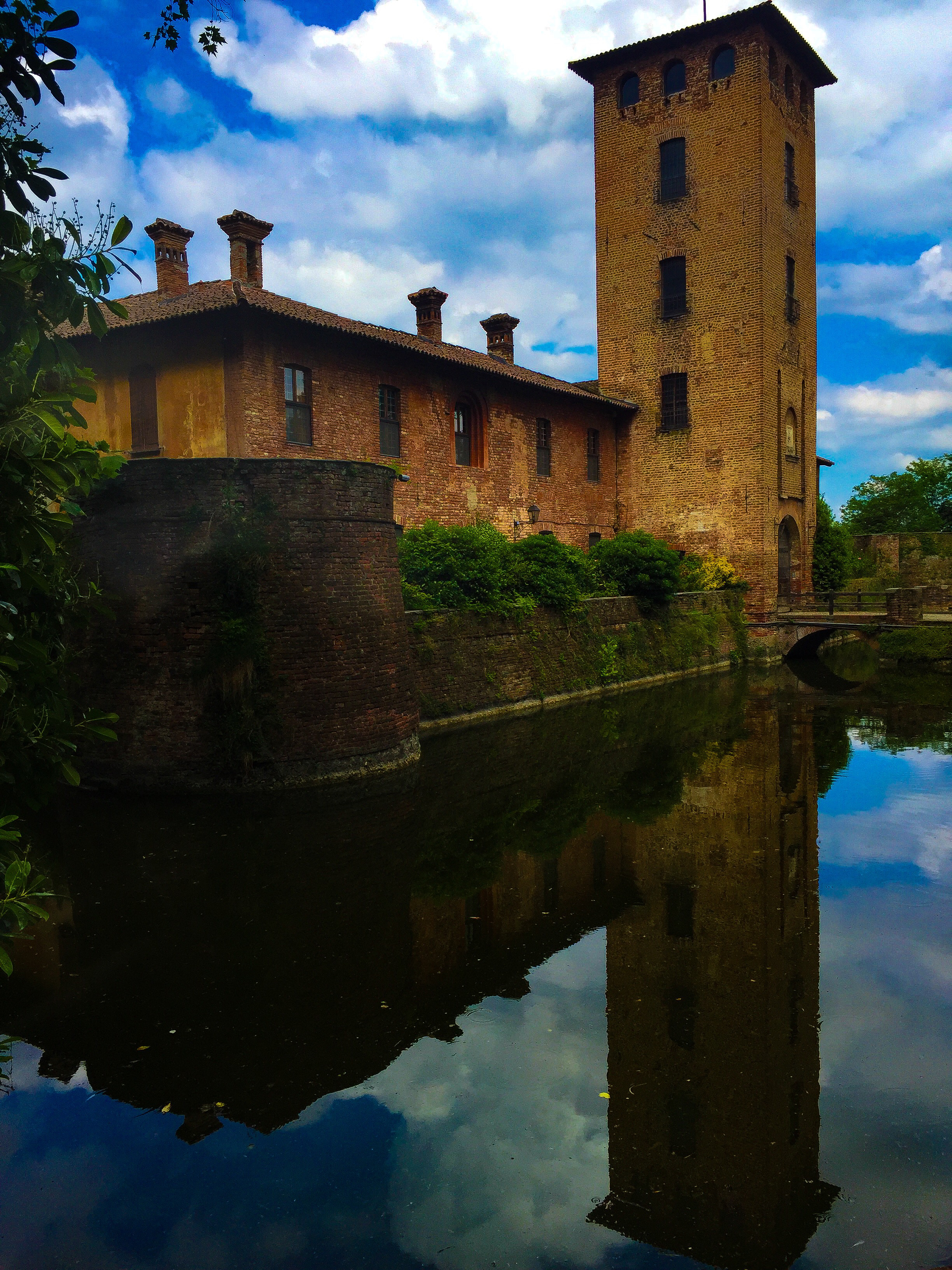 imagePeschiera Borromeo Castello 