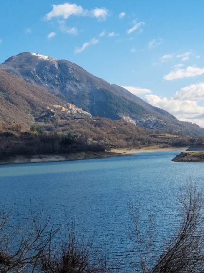 imageLago,collina,montagna