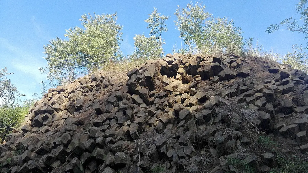 The columnar basalts of Lessinia
