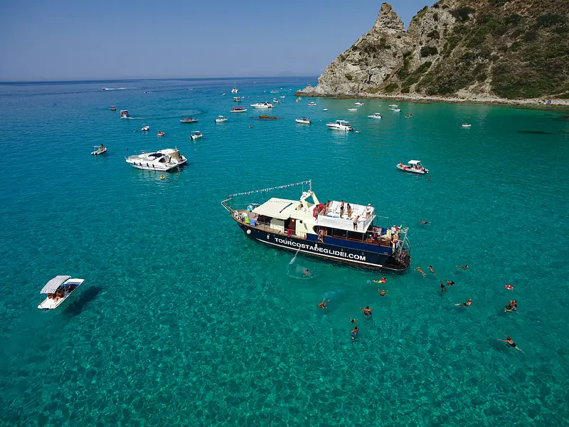 From Tropea to Capo Vaticano: boat tour with aperitifs