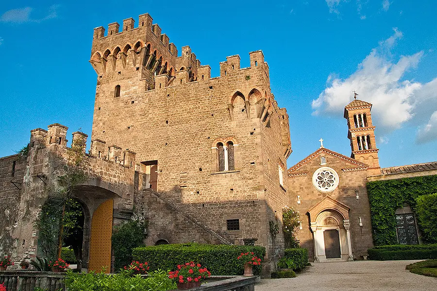 The charm of the Castles of Irpinia and Arbëreshë communities.