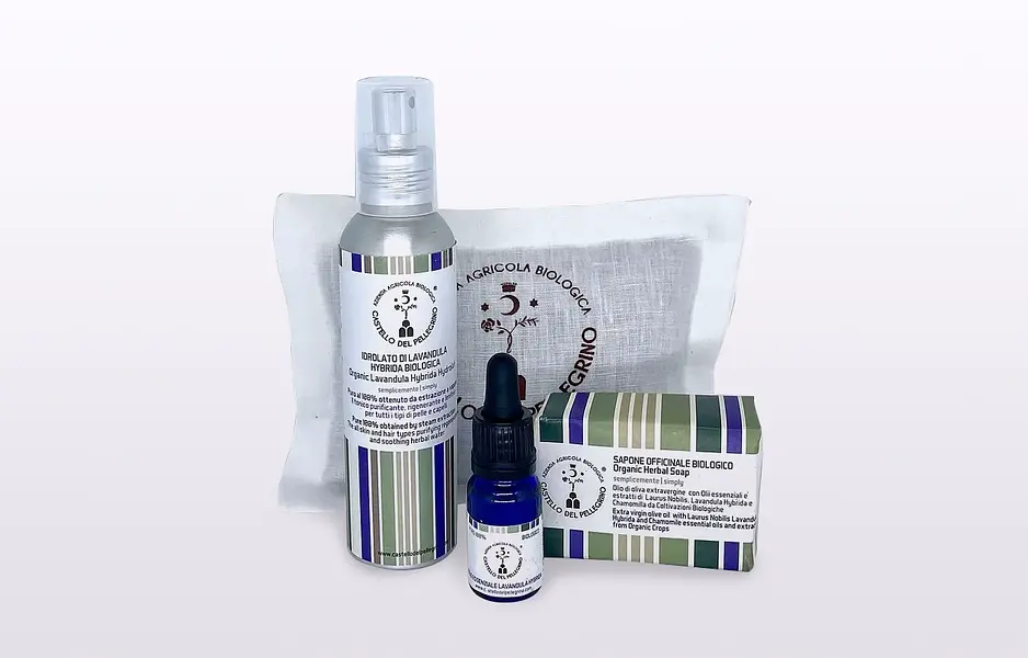 Mischpackung mit kosmetischen Produkten auf der Basis von ätherischem BIO-Lavendelöl