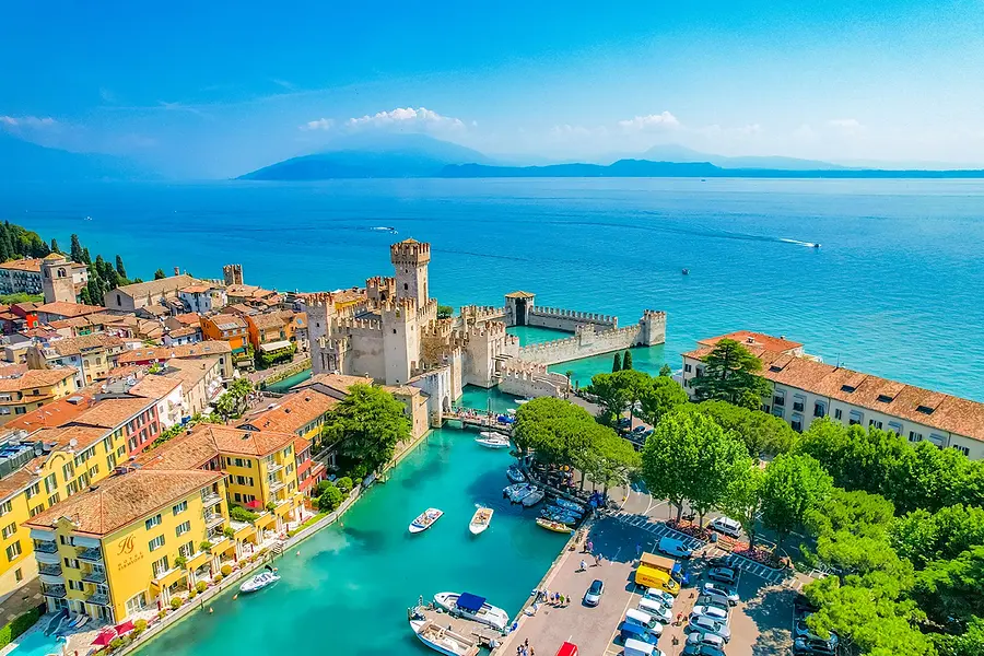 Sirmione, les villages enchantés et la gastronomie du lac