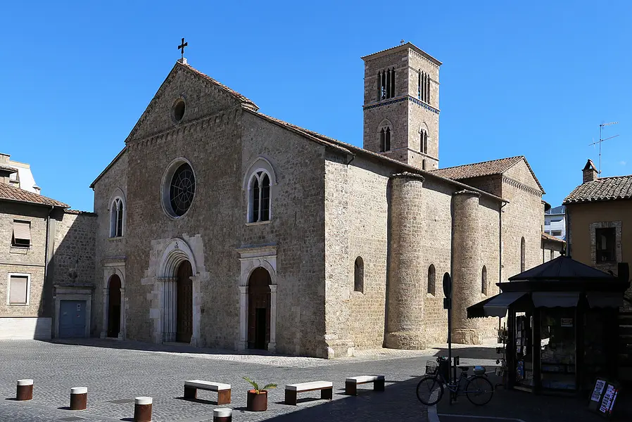 La chiesa di San Francesco e la Cappella Paradisi