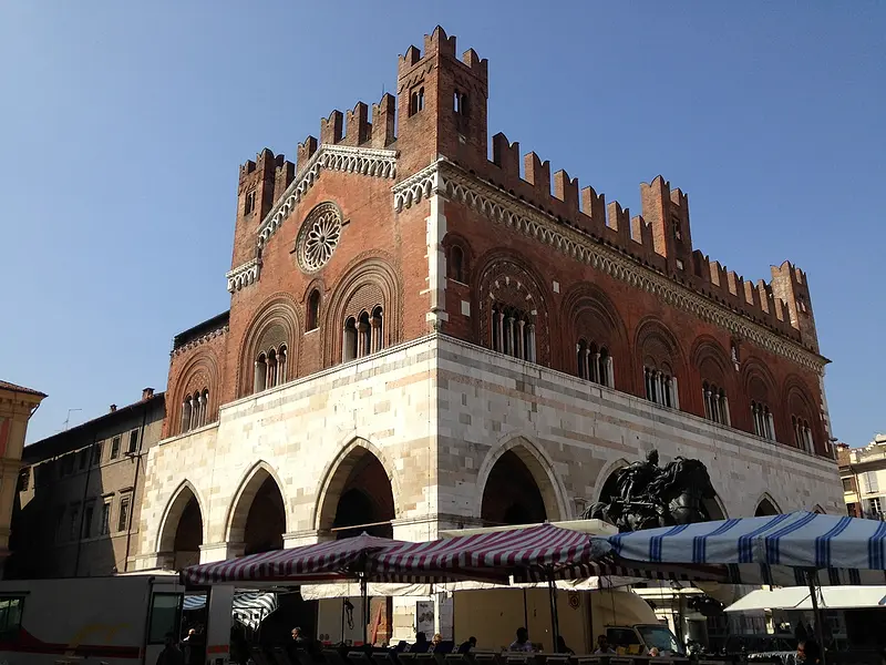 Piacenza, el Palacio Gótico