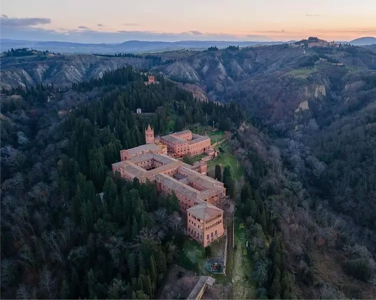 Dal Chiostro alla Tavola: Prodotti del Monastero